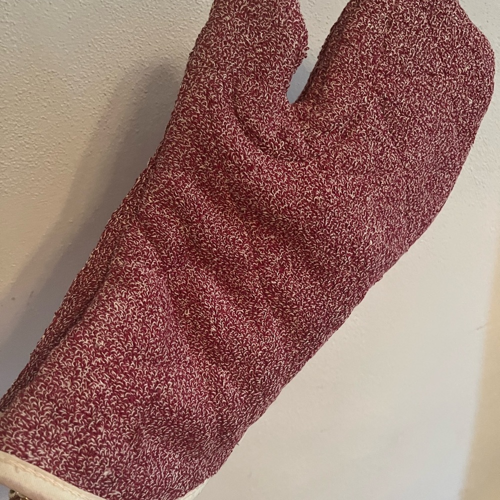 Pampered Chef Maroon Oven Mitt Set RETIRED